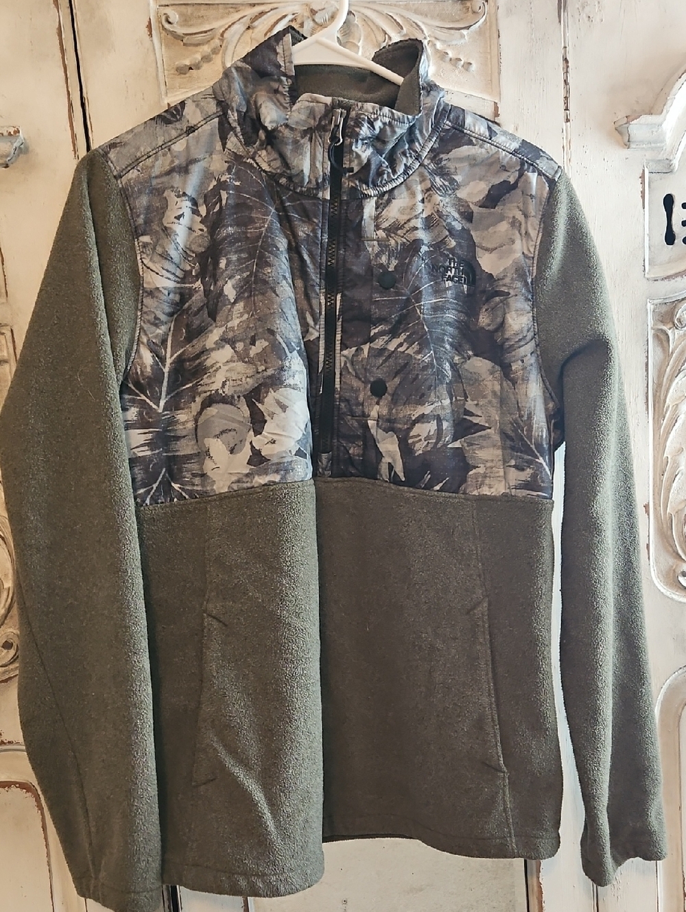 The North Face Women’s Camo Fleece Pullover Large